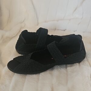 bernie mev. Black Woven Flats